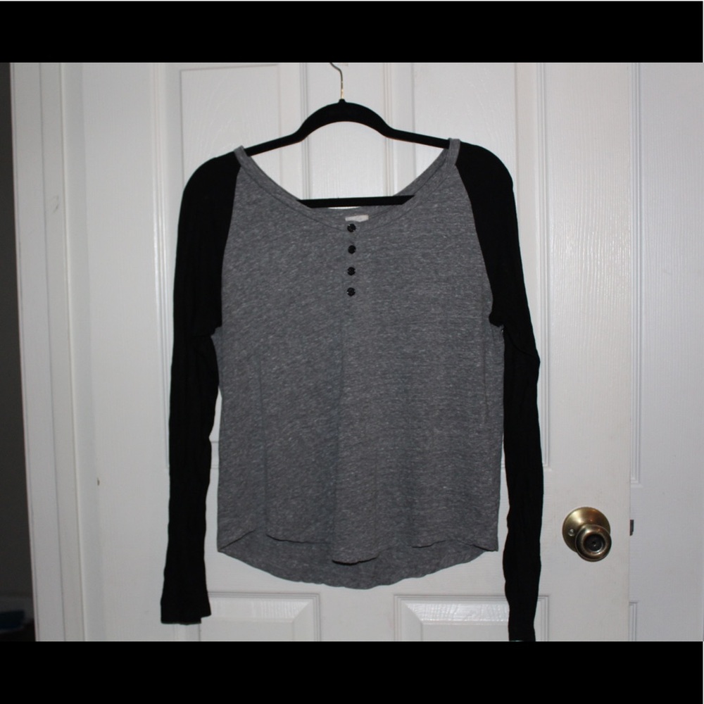 Brandy Melville Black and Gray Baseball tee
